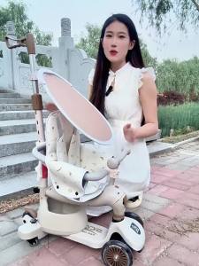 รถสามล้อสามารถผลักรถคันเหยียบสกู๊ตเตอร์เด็กแบบ4-In-1ได้