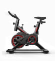 Spinning bike Sepeda statis peralatan fitness dalam ruangan yang sangat tenang. 