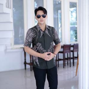 PARANG JOTOL LENGAN PENDEK ATASAN KENEJA BATIK PRIA PRIMIUM/ KEMEJA BATIK PRIA MODERN / ATASAN KEMEJA BATIK PRIA CASUAL / KEMEJA BATIK PRIA TERBARU 2024 / ATASAN KEMEJA BATIK PRIA KANCING DEPAN FULL