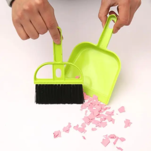 Sapu Pengki Set Mini Mobil Serbaguna Multifungsi Dustpan Meja Laptop Komputer Pembersih Debu (8202)