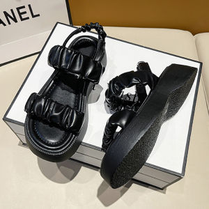 NQshop แนะนำ สินค้าใหม่ รองเท้ารัดส้นพื้นหนา 1.5 นิ้ว ดีเทลสายด้านหน้า 2 เส้น แต่งสายยับๆ เพิ่มกิมมิค ดูดีดูมีอะไร จะใส่เที่ยว หรือใส่วันชิลๆ ก็ดูดีสุดๆ