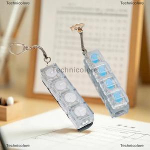 [COD] Technicolore 1 2 PCS Fidget Decompression Keyboard Silent Luminous Keyring Bag Pendant Stress Relief Toy Antistress Finger Keyboard Game Gift