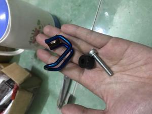 Móc đồ inox màu titan cho xe máy