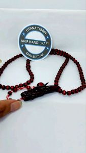 Tasbih Yuser Merah Kepala Ukir Naga: Aksesoris Ibadah Tradisional