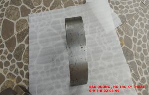 Sàng nghiền bột lỗ 06ly làm bằng thép gắn máy nghiền bột