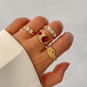 Bestella💗4PCS/Set Cincin Berlian Geometris Eropa Dan Amerika/Cincin Logam Cair Wanita/Cincin Set Tidak Beraturan COD