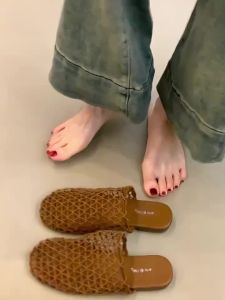 Cool Summer Mesh Woven Breathable Soft Sole Closed-Toe Mules For Women 2026 New Versatile Outdoor Fishnet Sandals