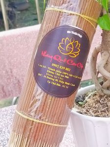 Bó nửa ký nhang vỏ quế cao cấp - 100% Vỏ Quế Nguyên Chất (Khoảng 410 cây) làm ấm không gian thờ phụng