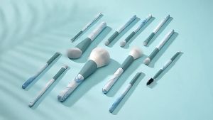 Berus Solek Biru 蓝色化妆刷 Blue Makeup Brush 柔软细腻粉底刷 Soft Cosmetic Brush Tools Professional Beauty Brush