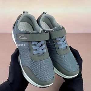 LZD  Walking shoes 2024 New Middle-Aged and Elderly Non-Slip Soft Bottom Casual Mom Shoes Breathable Couple Sports Shoes for the Old
