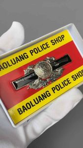 เครื่องหมาย ตปส ชุบทองคำขาว (แถมกล่องใส)