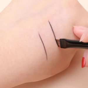 DORISNA แปรงเขียนคิ้วขอบตาขนาดเล็กอุปกรณ์แต่งหน้าแปรงแต่งคิ้วคอนทัวร์เขียนคิ้วแปรงแต่งมุมขนาดเล็กแบบมืออาชีพจํานวน1ชิ้น