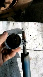Easy installation of welding glasses