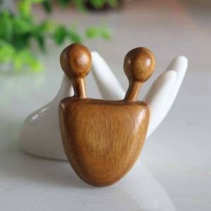 LzGood Green Sandalwood Little Snail Eye Massager Face Lifting Compact Wooden Acupoint Massage Stick Foot Sole Scrapping Rod