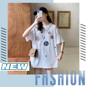 QXshop เสื้อยืดลายอวกาศสุดมินิมอล ใส่แล้วสวยเด้อ ว่าไม่ได้ น่ารักแบบนี้ใครจะพลาดได้ละ ดีเทลก็คือดีย์อ่าาา