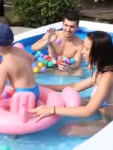 Bestway Inflatable Swimming Pool for kids Family Size Inflatable And Thickened Outdoor swimming Pool