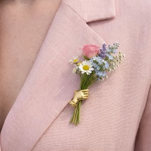 CHA Versatile Hand-Shaped Corsage Brooch Creative French Flower Holder Necklace Unique Jewelry Suit Dress Corsage Accessory Gift