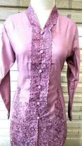 Baju kebaya encim bordir halus pakai lidah lengan panjang bahannya katun ima toyobo.