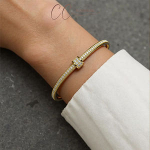 CC Wardrobe Premium Bridal Style 18K Gold Crystal Bracelet Elegant Luxury Wear