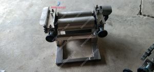 Máy cán mực chạy điện 220VMáy ép mực nướngcá đuối đa năng