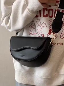 Crossbody bag Shoulder bag Sling bag Crescent Moon bag Simple Design Fashion ins new stylish bag