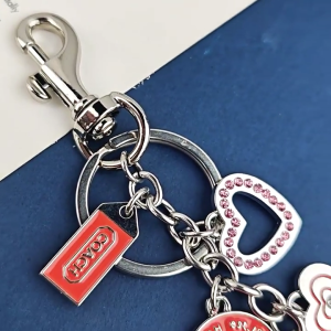 Stylish Floral Heart Keychain Fashion Accessory for Bags Keys Crafted of Leather Metal for Lovers