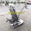 Máy cấy lúa mạ nhổ không động cơ. 