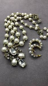 New Fashionable Pearl Zircon Flower Necklace and Earring Set European and American High-Quality Best-Selling Womens Jewelry Pearl Sweater Chain
