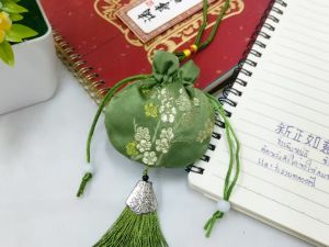 กระเป๋าสตางค์ เเบบพกพา จีน ดีไซน์พลัมเเบบดังเดิม ถุงของขวัญวันเกิด พู้ห้อย