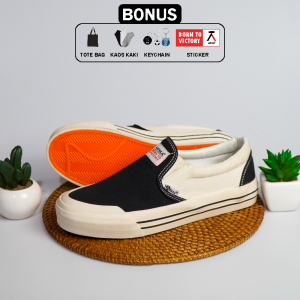 SEPATU SNEAKERS SLIP ON PRIA WANITA HITAM PUTIH SEPATU COWO KEREN BUAT GAYA SEPATU WANITA TERBARU SEPATU SNEAKER PRIA WANITA SLOP SEPATU SEKOLAH SEPATU KEREN  SEPATU KULIAH SNEAKERS SEPATU PRIA KEREN LAKI LAKI CEWEK CEWE BRAND LOKAL AKNA TEKTONA RAJALELAK