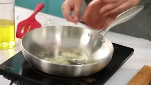 Frying Pan 304 Stainless Steel Frying Pan Uncoated Fry Pan Induction Cooker Gas Stove Compatible BAC