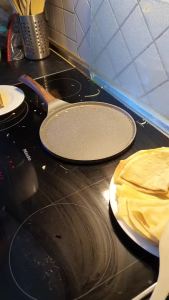 SENSARTE Nonstick Crepe Pan Swiss Granite Coating Dosa Pan Pancake Flat Skillet Tawa Griddle 12-Inch with Stay-Cool Handle Induction Compatible