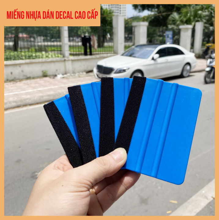 Miếng gạt decal hỗ trợ dán decal oto, xe máy.....