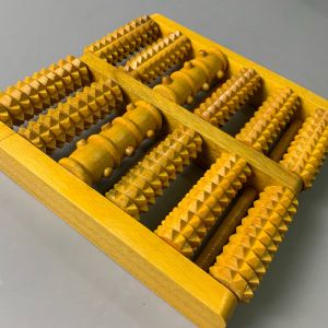 Bàn Lăn Mát Xa Chân Bằng Gỗ Thơm Bách Xanh