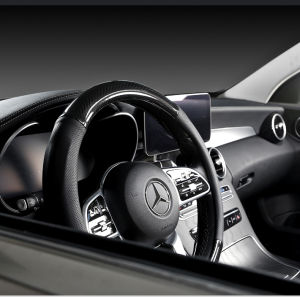 Universal Steering Wheel Cover Carbon Fiber Leather Luxury Anti Skid Wear Resistant Suitable
