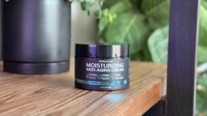 Mens Face Moisturizer Cream - Anti Aging & Wrinkle Face Cream - Mens Facial Moisturizer - Retinol Collagen Peptides Vitamins E & A - Facial Skin Care - After Shave Lotion - Day & Night – 4 oz