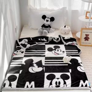 Selimut Bulu Anak Motif Sanrio Bahan Milkwool Ukuran 100x150cm Motif Disney