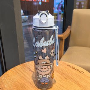 LVYIMAO LVYIMAO2-3 วันส่งขวดน้ำ Sanrio 580 มล. ขวดน้ำฟางการ์ตูน ขวดน้ำนักเรียนแบบพกพา ขวดน้ำการ์ตูนคุณภาพสูง ขวดน้ำสายไหล่แบบพกพาพร้อมถ้วยน้ำการ์ตูนคุณภาพดี ขวดน้ำสายไหล่แบบพกพาขวดน้ำการ์ตูนคุณภาพสูง