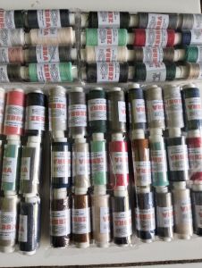 Benang Jahit Isi 1 lusin panjang 250-500 yard Benang 40/2 warna Random