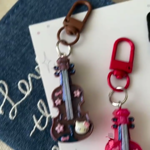 Elegant Cat Violin Designs Keychain Alloy Resin Materials for Ladies Girls Gift for Birthdays Holidays Celebrations