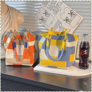 กระเป๋าเดินทาง ความรู้สึกของศิลปะ พักผ่อน กระเป๋าสะพายข้าง ทนทาน รายละเอียดการทอผ้า แฟชั่น