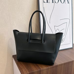 IELGY Large Capacity Handbag Retro Commuter Tote Bag