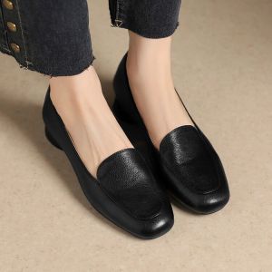 Free Shipping Retro Soft Leather Loafers For Women Chunky Heel Slip-On Style Small Leather Shoes 2026 Autumn New Collection Low Heel Shallow Toe Single Shoes