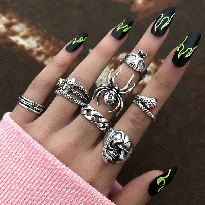 Dropship 18 PCS Vintage Punk Ring For Women Men Gothic Chain Ring Set Dragon Snake Butterfly Spider Wing Cross Flower Goth Ring to Sell Online at a Lower Price