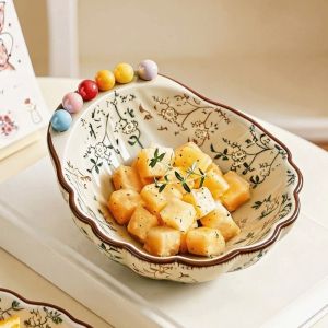 GJURD Ceramic Fruit Bowl with Fork Large Capacity Comfortable Grip Fruit Storage Tray Fruit Plate Exquisite Shell Shape Fruit Plate for Living Room