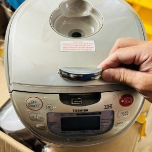 Lẫy nắp nồi cơm điện Toshiba Model RC-18RH và RC-10RH Kèm lò so