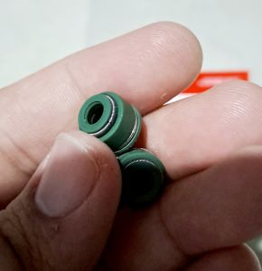 VALVE SEAL SET HONDA SUPREMO XRM WAVE 110 125 CB110 DREAM100 THAILAND GENUINE PARTS 12208KRM003