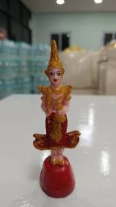 พระชัยมงคล ขนาดเล็ก ผลิตจากเรชิ่นเคลือบด้วยกากเพรช เครื่องตั้งศาลพระภูมิ  ตุ๊กตาตั้งศาล สูง 13เซน