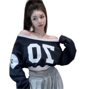 mẫu áo kiểu lệch vai phối viền in số 70 22 chữ S trước ngực dành cho nữ chất borip sl