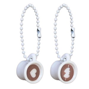 พวงกุญแจแก้วกาแฟ3มิติน่ารักพร้อมแผนรูปหัวใจที่สมบูรณ์แบบสำหรับการบริจาคและเครื่องประดับประจำวัน